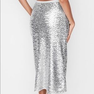 VICTORIAS SECRET SEQUINS SKIRT METALLIC SILVER MID